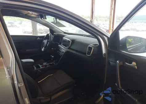 2021 Kia Sportage Lx z USA, uszkodzony, nr VIN KNDPMCAC7M7881791